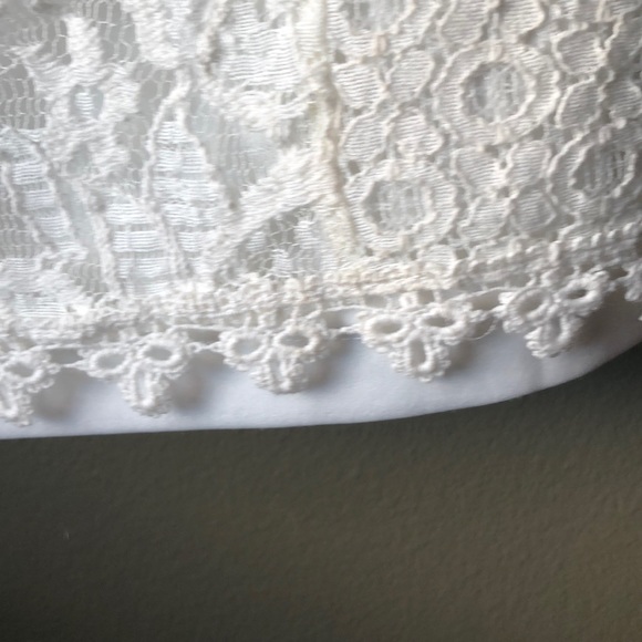 Size small lace Mayloy dress. - Picture 4 of 6